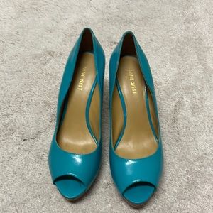 Nine West turquoise peep toe heels